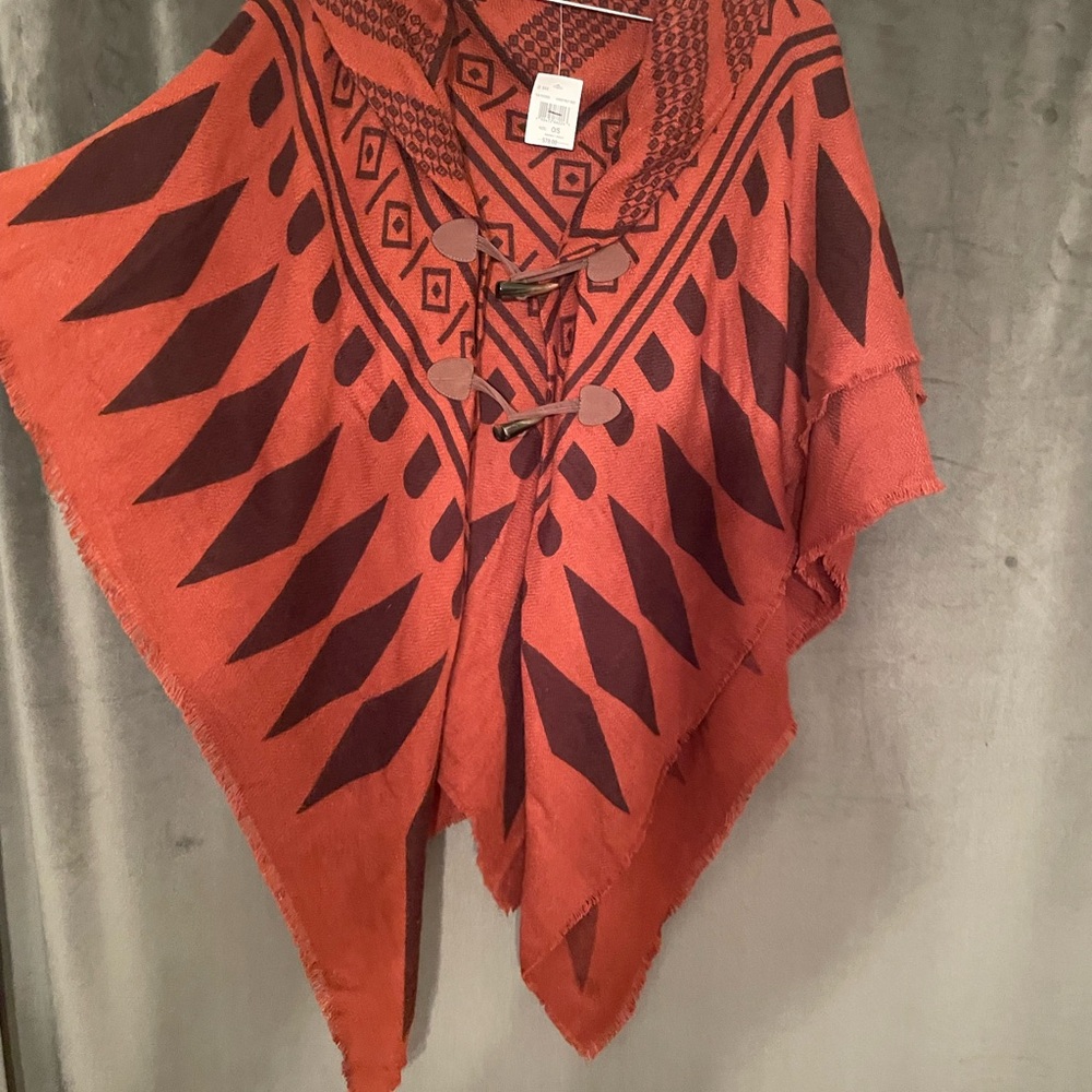 Saks Fifth Avenue shawl/wrap - Picture 8 of 10